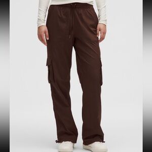 Lululemon Dance Studio Relaxed-Fit Mid-Rise Cargo Pant in Espresso Size Small
